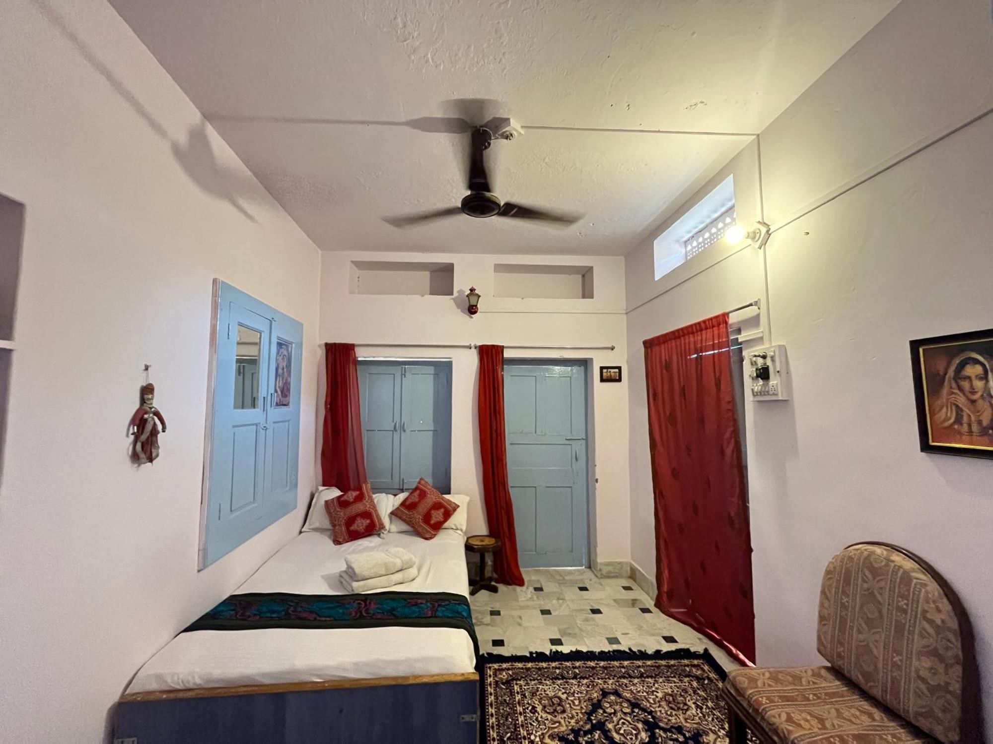 Hostel Marigold Home Stay ジャイサルメール 部屋 写真